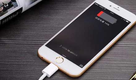 苹果承认限制老款iPhone性能称目的旨在减少耗电
