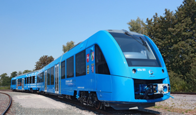 首班氢能列车在德国发车：时速140公里，零碳排放