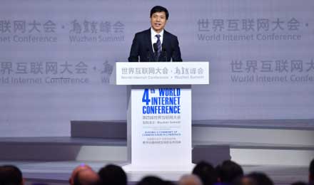 李彦宏：全球经济增长将获得AI新动能