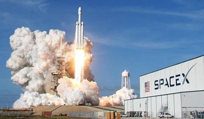 SpaceX计划：2021年三名游客进行为期10天的太空旅行