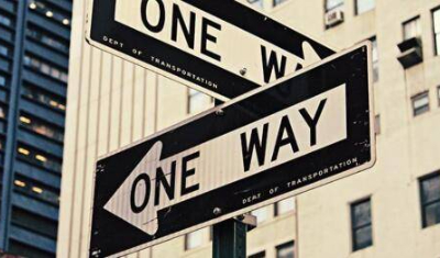 大城市混不下去,小城市就能过得舒服吗?